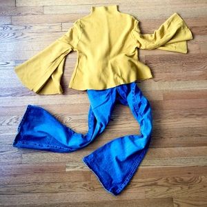 Retro Style Bell Sleeve Sweater Shirt